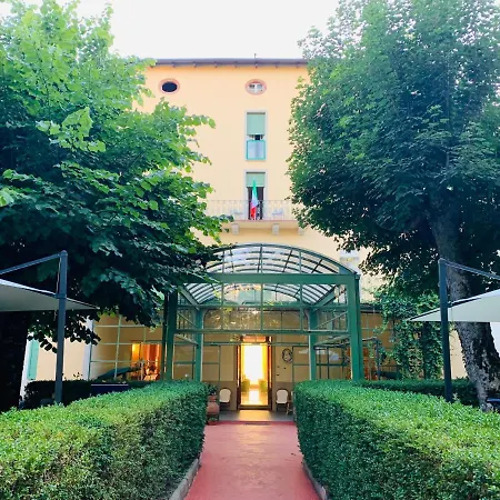 Grand Vallombrosa Hotel 3*